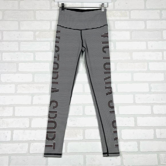 VICTORIA'S SECRET VICTORIA SPORT KNOCKOUT TIGHT SIZE XS LEGGINGS EUC - Picture 1 of 10